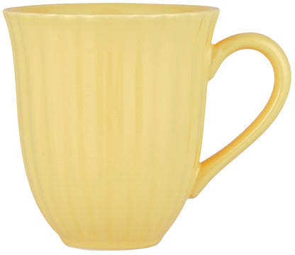 Becher mit Rillen